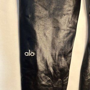 ALO leggings. New. Size medium. Black. Exceptional quality.